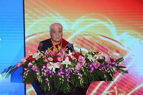 2、曹清静董事长在第二届全球吉商大会上做精彩讲话.jpg